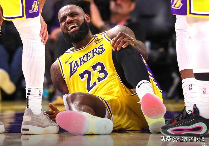 九游游戏下载安装-美国队带队取胜！，詹姆斯重要时刻重返赛场再创辉煌时刻(詹姆斯美国队长)